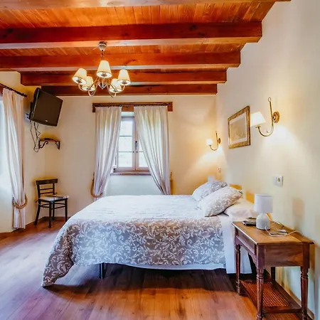 乡村民宿 Casa Berbesa - Caserio En Asturias 3, Jardin, Bbq, Fam 卡斯特罗波尔